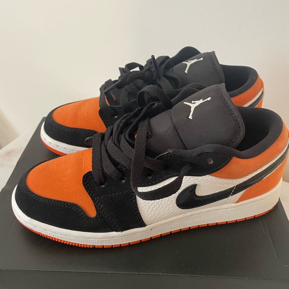 Nike Air Jordan sneakers- orange, black, white- sz 4.5 youth/6.5 women’s